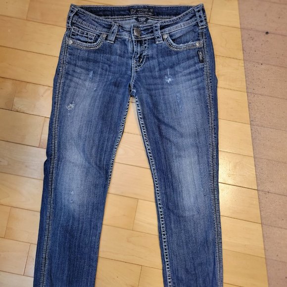 Silver Jeans Capri - Picture 2 of 9